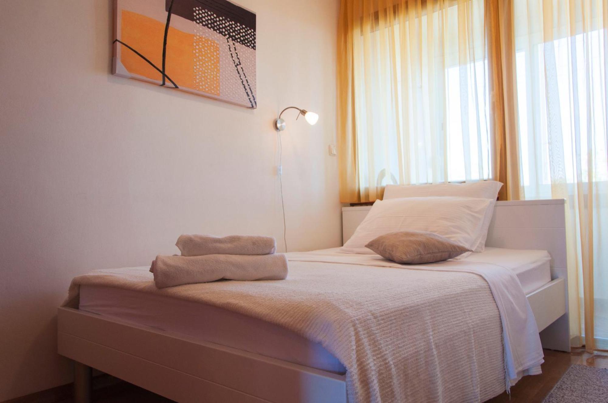 Lanela Apartman *